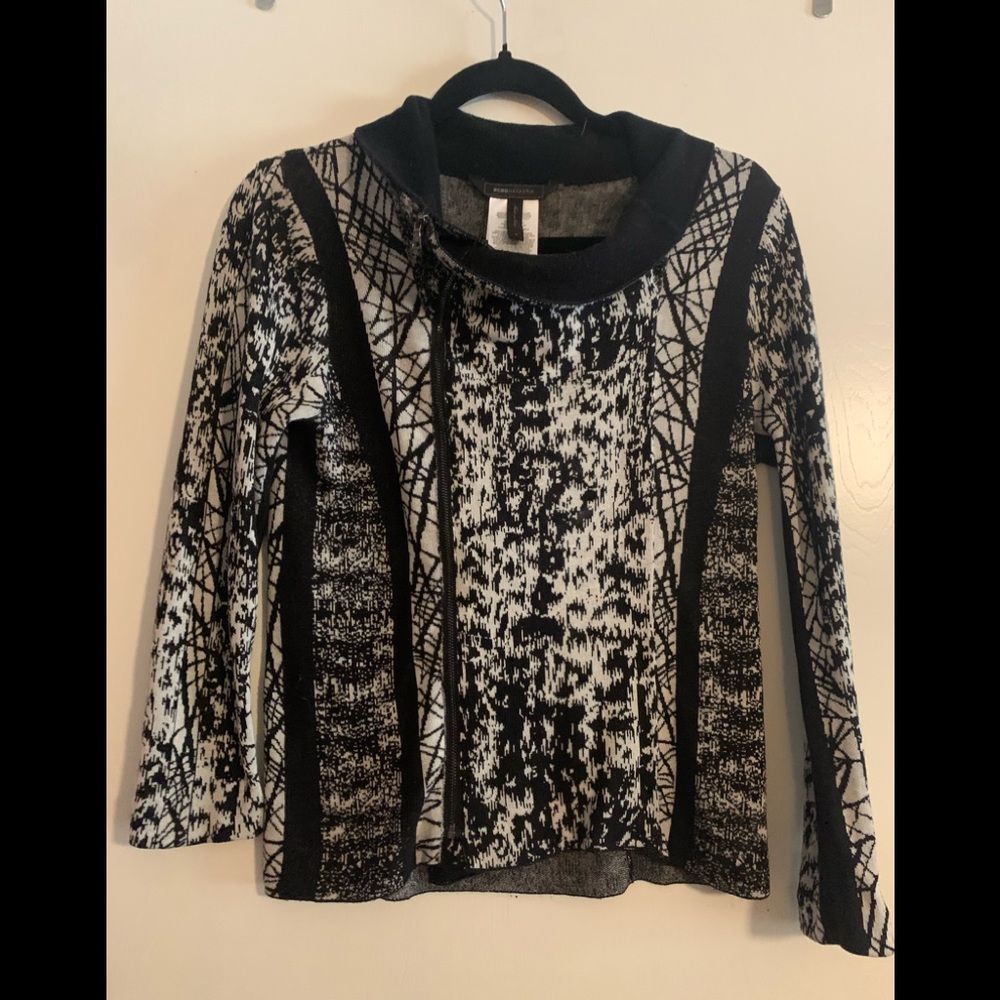 BCBG long sleeve sweater